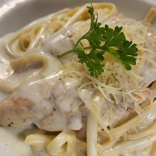 L: Chicken Alfredo